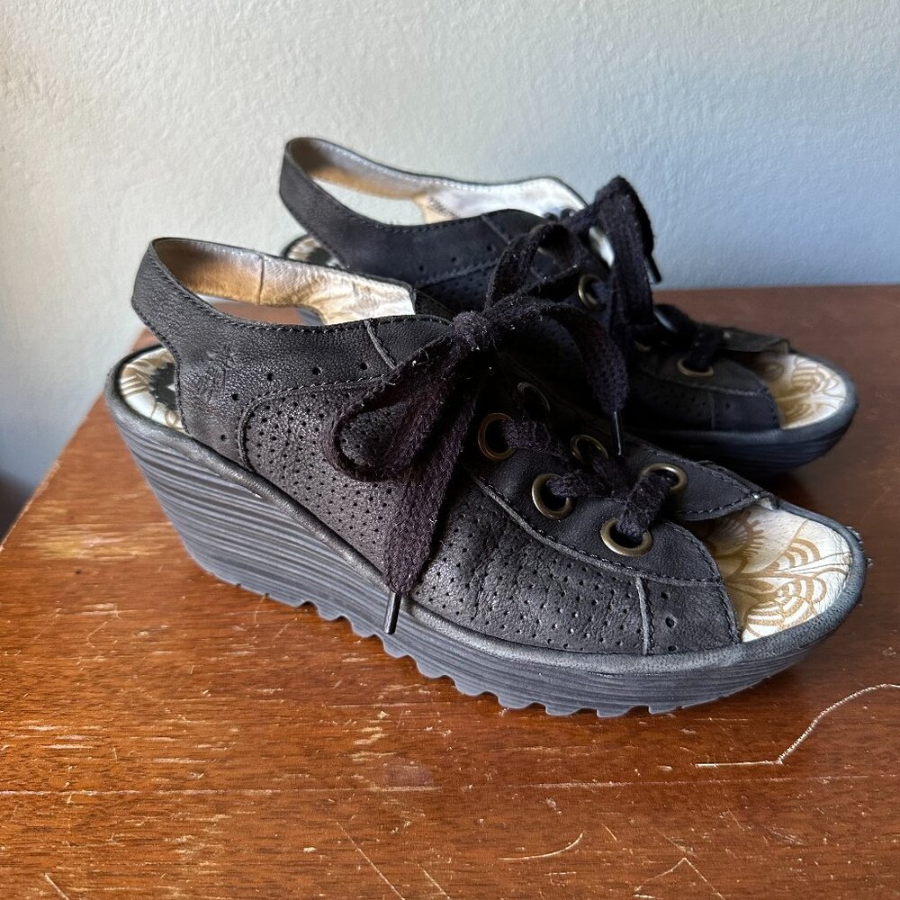 FLY LONDON Yuta Lace Up Wedge 38 7.5-8
